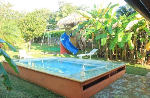 Cabarete Hostel | SURFER'S PARADISE - inexpensive dormitory beds steps from Encuentro beach