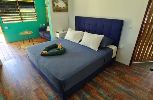 Mahina Apartment | Sweet little studio by the sea in a family area surrounding.