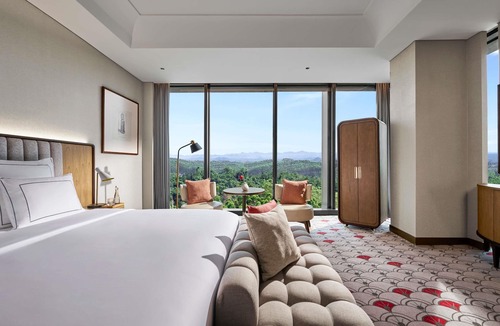 Lawe-lawe Hotel | Swissôtel Nusantara