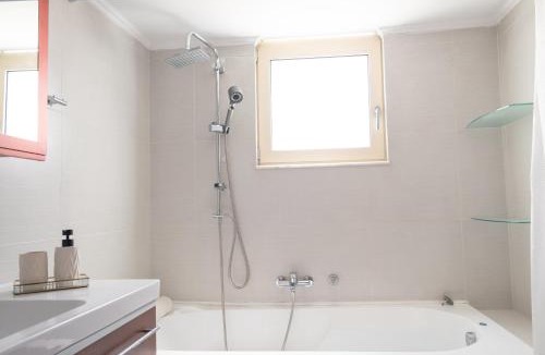 Paradisi Apartment | T122 residence