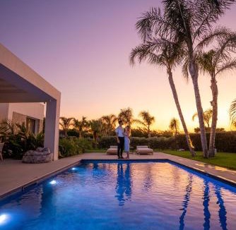 Tingaki Hotel | TAF Beach Villas with TESLA