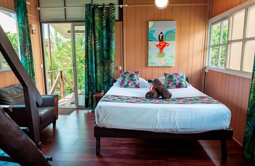 Taha'a Ski Chalet | TAHAA - Fare TAINA Bay