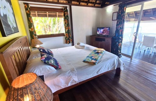 Papara Ski Chalet | TAHITI - Bungalow Tiamao Tipanier Sea View