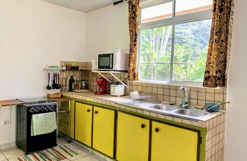 Mahina Ski Chalet | TAHITI - Fare Mitinui Surf Break
