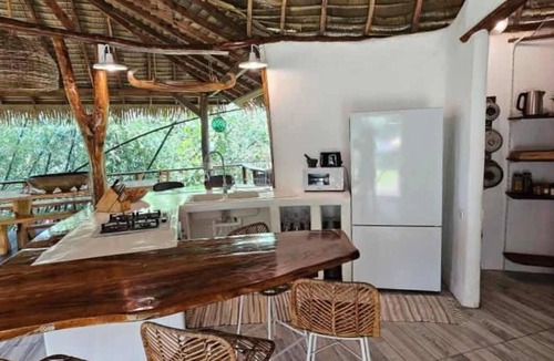 Teahupo'o Ski Chalet | TAHITI ITI - Saltwater Family Huts
