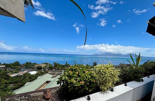 Punaauia Apartment | Tahiti Lagoon View - Beautiful Apt with 2 Air-Conditioned Bedrooms
