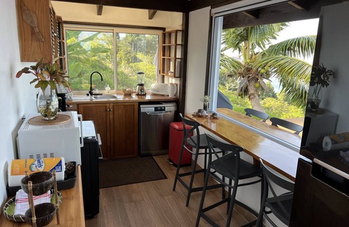 Punaauia House | Tahiti, quiet air-conditioned tropical villa, marvelous lagoon and mountain view