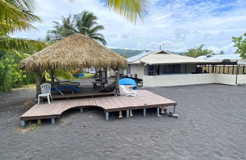 Papara Ski Chalet | TAHITI - Taharuu Bungalow Surf Hoe