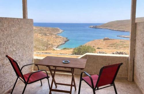 Omales House | Tainaros Rooms - Beachfront Cozy Getaways