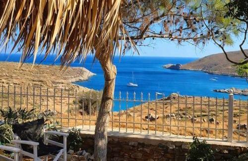 Omales House | Tainaros Rooms - Beachfront Cozy Getaways