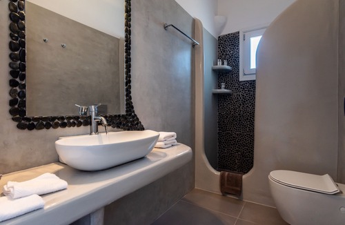 Apollonia House | Tania Milos
