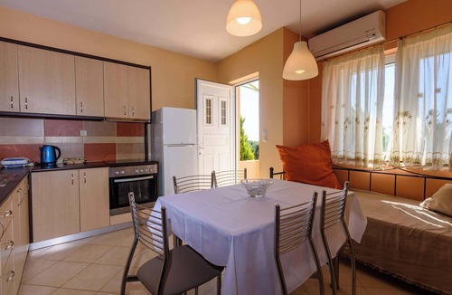 Agrilos House | Terpsi Mezonnete 1 - Kyparissia Garden Retreat