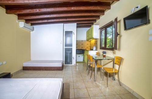 Neromilos House | Terra Vine Collection - Raisin House