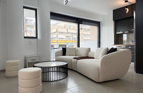 Petralona Apartment | TH0 - Tesla Smart Building - Cloud9 in the city
