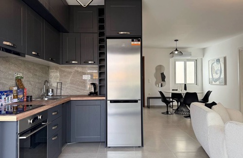 Petralona Apartment | TH0 - Tesla Smart Building - Cloud9 in the city