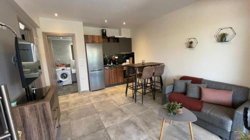 Nea Peramos Apartment | Thalassa Apartment