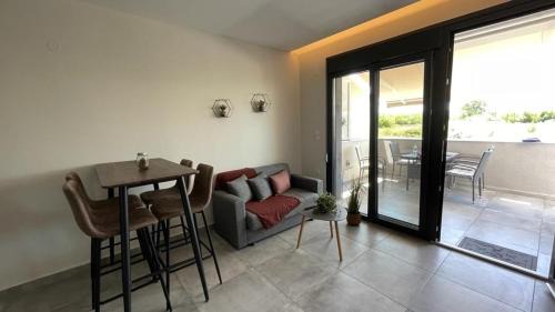 Nea Peramos Apartment | Thalassa Apartment