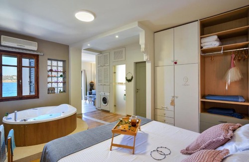 Koum Kapi Apartment | Thalassa mou Seafront suite