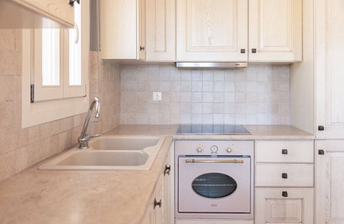 Assos House | THALASSA. Unique location, one min from the beach!