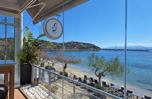 Agii Apostoli Hotel | Thalassa view
