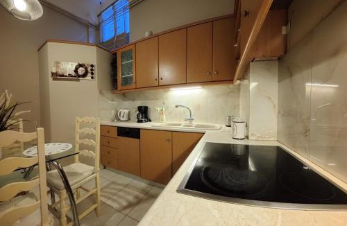 Peiraiki Apartment | The Captain's Quarters