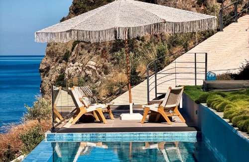 Plomari Apartment | The Cliff Residences