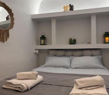 Chios Town Apartment | The Cocktail House