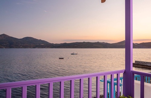 Tripiti House | The Colourful Land Klima, Milos