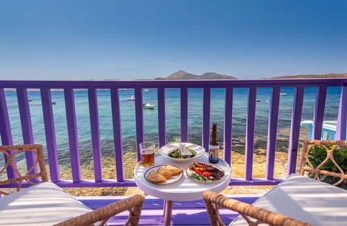 Tripiti House | The Colourful Land Klima, Milos