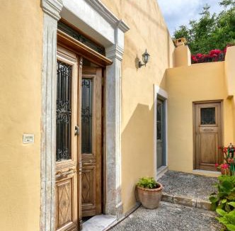 Lastros House | The Cretan Manor