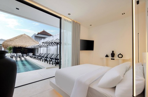 Batu Bolong Hotel | the den canggu