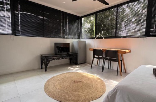 Drupadi Apartment | The Drupadi Apartments Studio Gordy