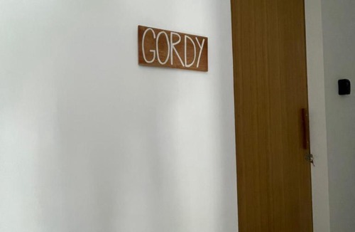 Drupadi Apartment | The Drupadi Apartments Studio Gordy