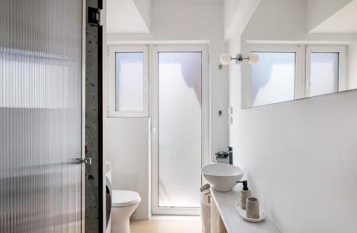 Neo Psychiko Apartment | The HostMaster Ivory Light Loft