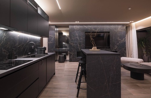 Ampelokipoi Apartment | The HostMaster Skyline Tower View Suite