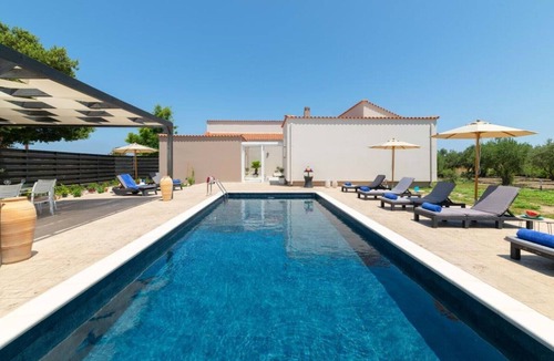 Soroni Villa | The idyllic oasis of well-being