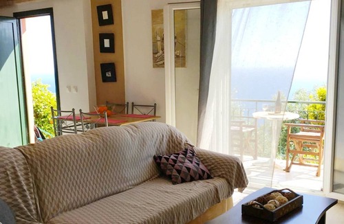 Pelekas House | The Infinity Apartment