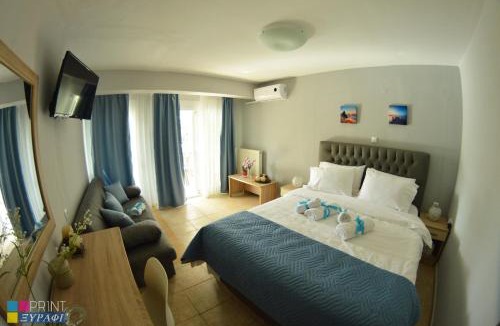 Nea Peramos Apartment | The L Studio