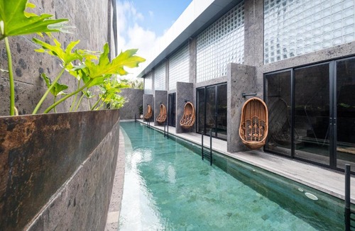 Batu Bolong Hotel | The Lima Ocean Suites Pererenan