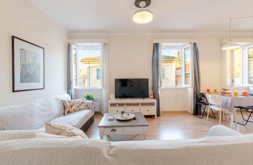 Old Town Apartment | The Lucky 12
