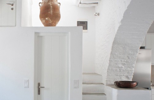 Naousa House | The "Meltemi" house - Traditional and Contemporary!