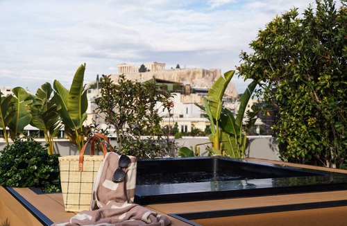 Mets Apartment | The Newel Acropolis