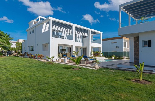 Los Cerros Villa | THE PALM VILLA: A New, Beautiful Four-bedroom at Sosua Ocean Village!