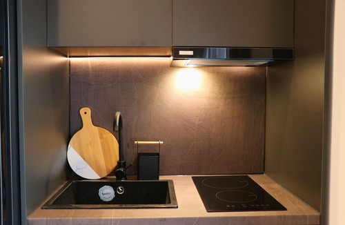 Petralona Apartment | The Philosopher's Abode