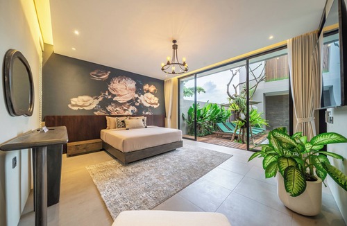 Central Seminyak Villa | The Plaza 4BR w/Pool in Bali’s Eat Street