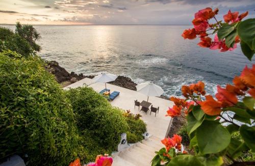 Mushroom Bay Resort | The Point Resort Lembongan