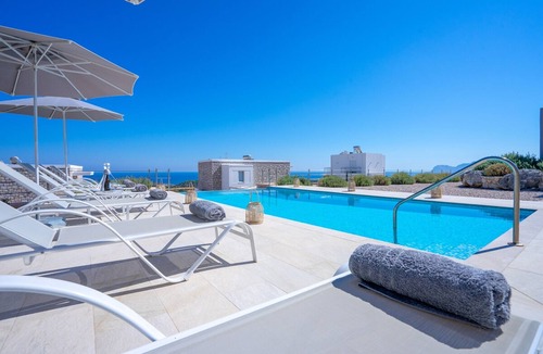 Filerimos Villa | The Red Rock Villa – A Luxurious Escape in Afandou