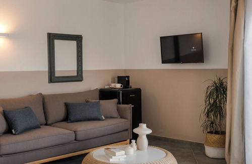 Skiathos Town Hotel | The Rock Suites