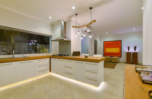 Umeanyar Villa | The View Villa -Luxury New Build with 180° View