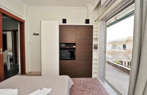 Paralia Dionysiou Apartment | Themis 40 steps from beach